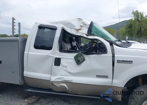 2005 Ford F-250 Lariat/Xl/Xlt из США, поврежденный, VIN 1FTSX21P65EB12064